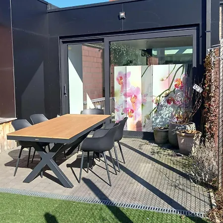 Eventjes Ertussenuit Villa Brakel Exterior photo