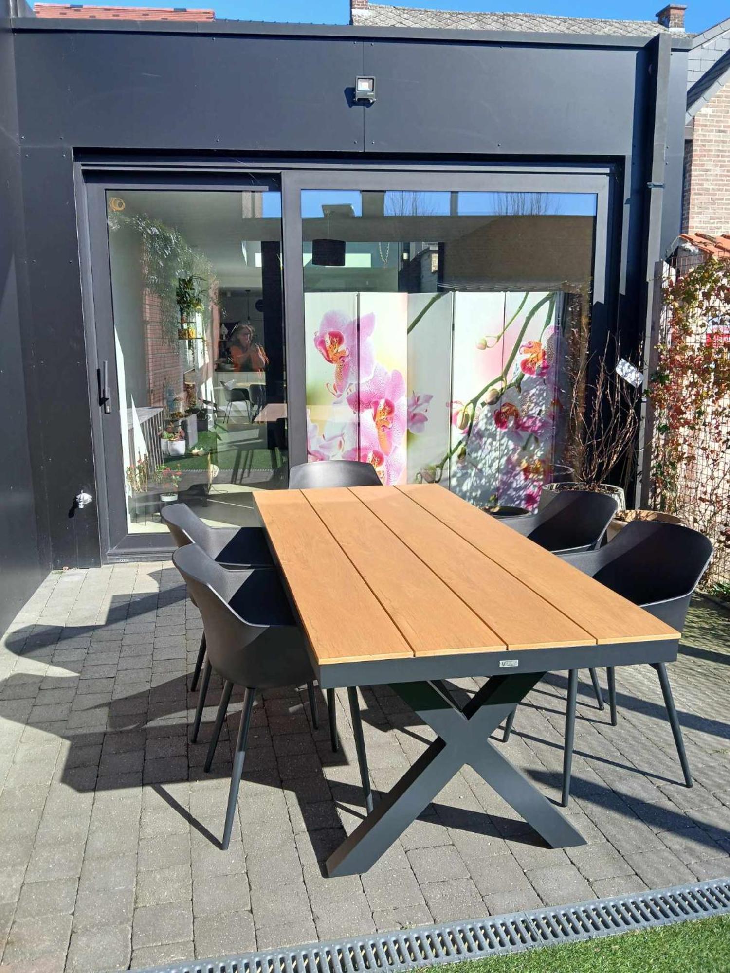 Eventjes Ertussenuit Brakel